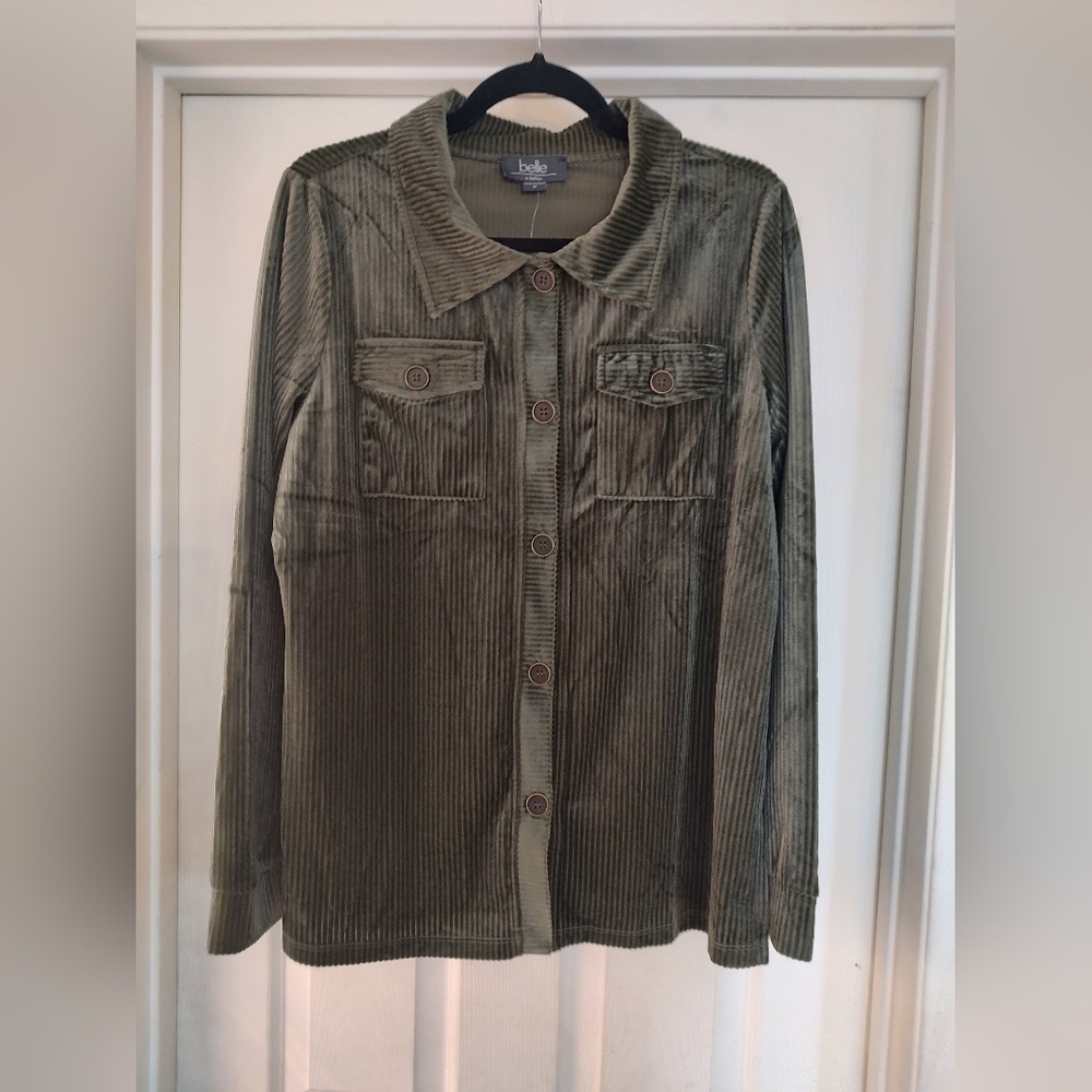 Belle button up top